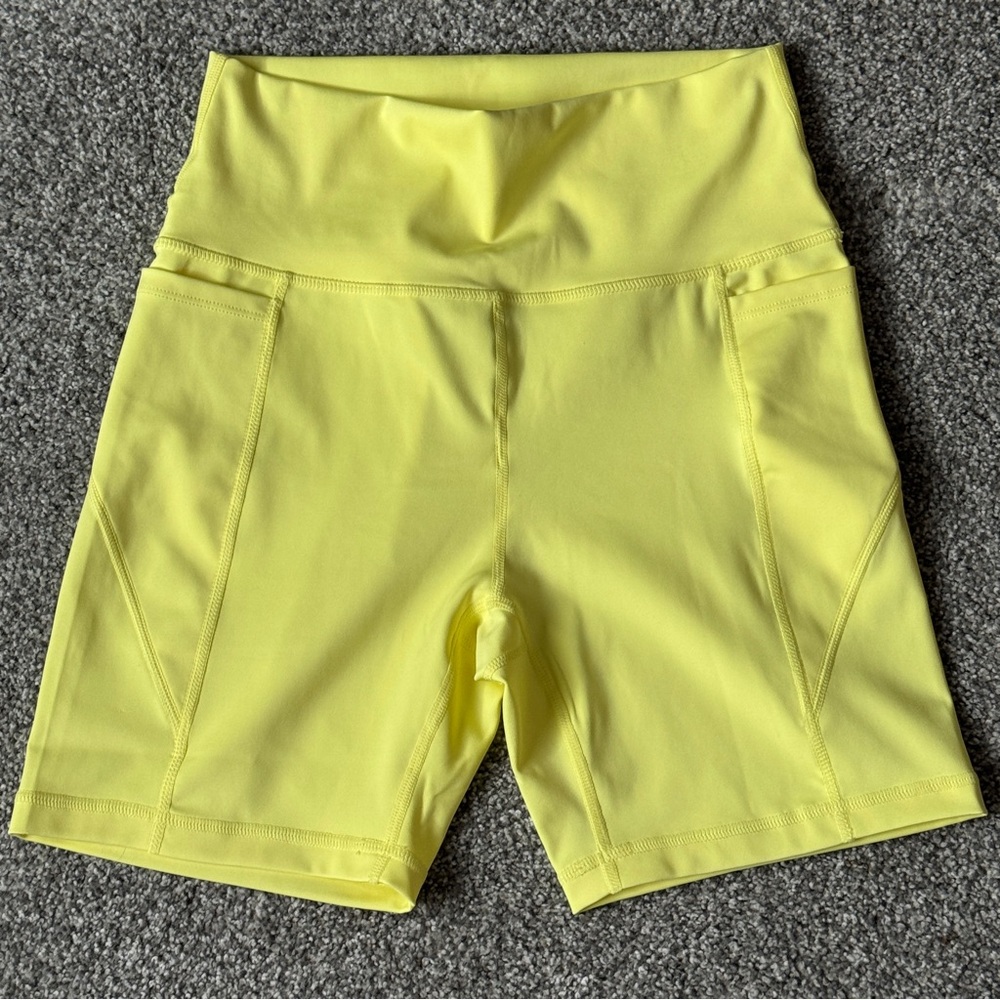 Love Tress Women's Yellow High-Waisted Short Leggings Size Small